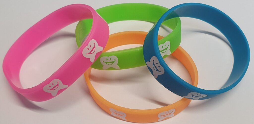 Armband Silikon Zahn, 48 Stück
